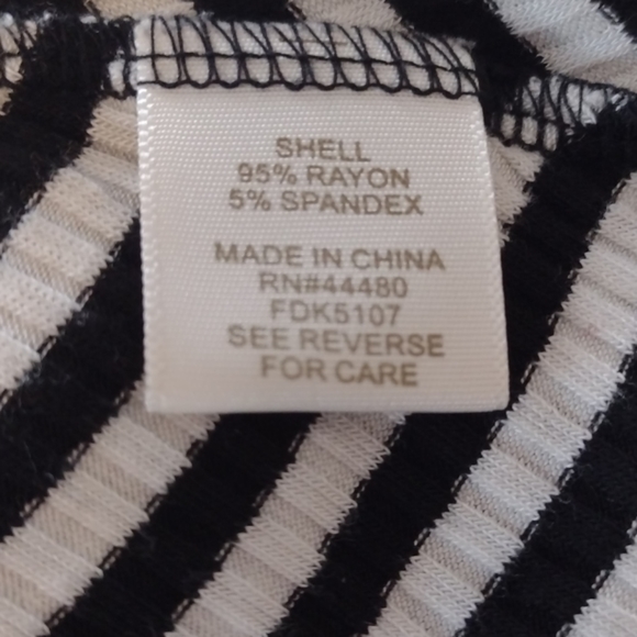 Black 🖤 and White 🤍 striped tunic dress. - Picture 5 of 5